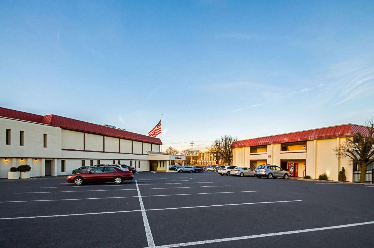 Clarion Inn & Conference Center Winchester Εξωτερικό φωτογραφία