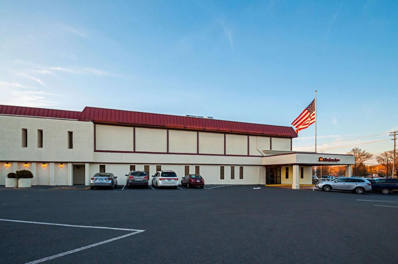 Clarion Inn & Conference Center Winchester Εξωτερικό φωτογραφία