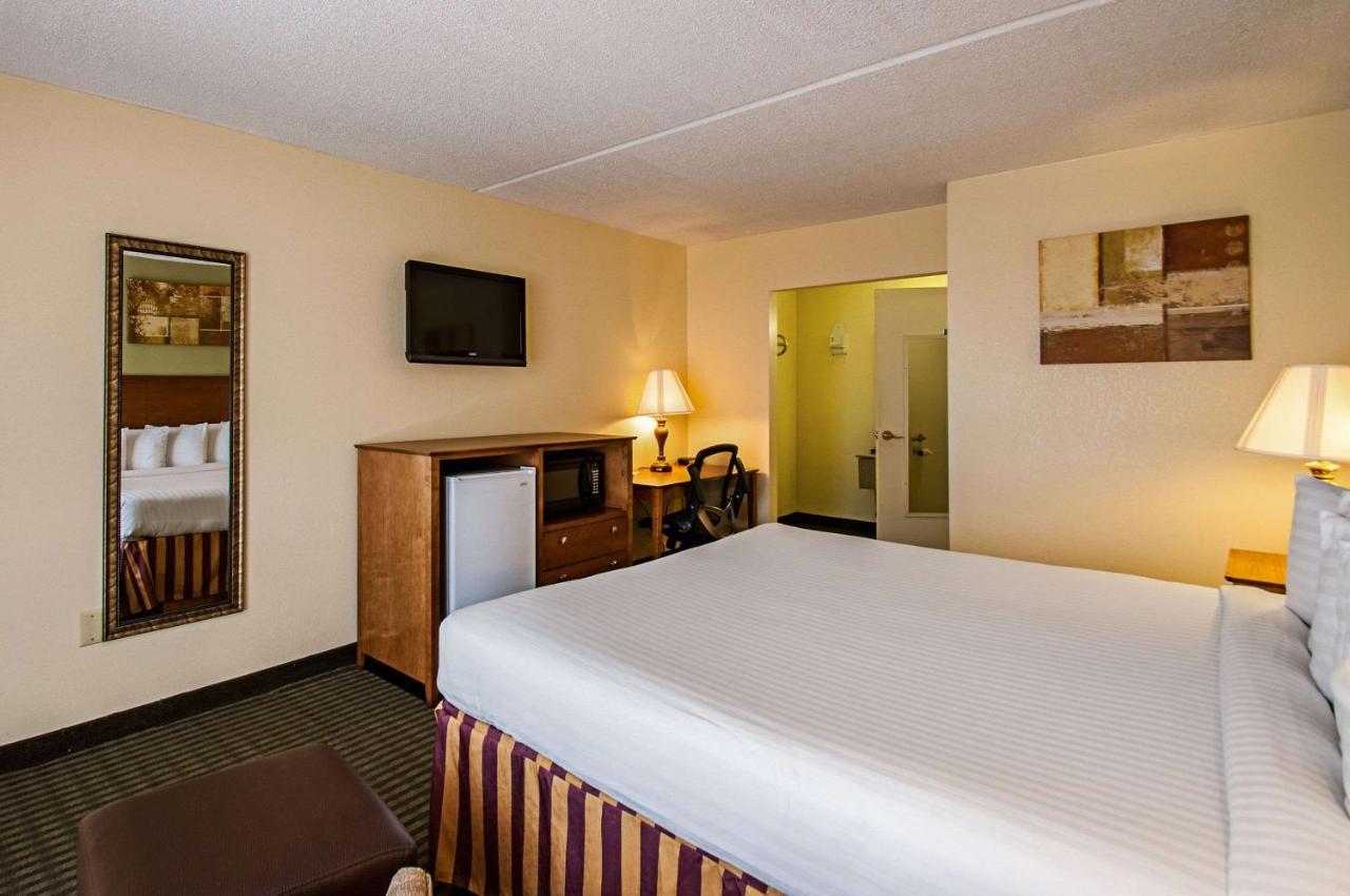 Clarion Inn & Conference Center Winchester Εξωτερικό φωτογραφία