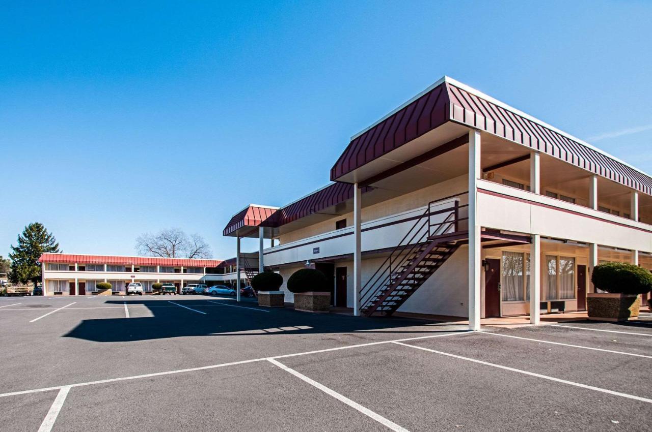 Clarion Inn & Conference Center Winchester Εξωτερικό φωτογραφία