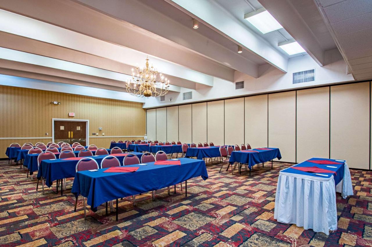 Clarion Inn & Conference Center Winchester Εξωτερικό φωτογραφία
